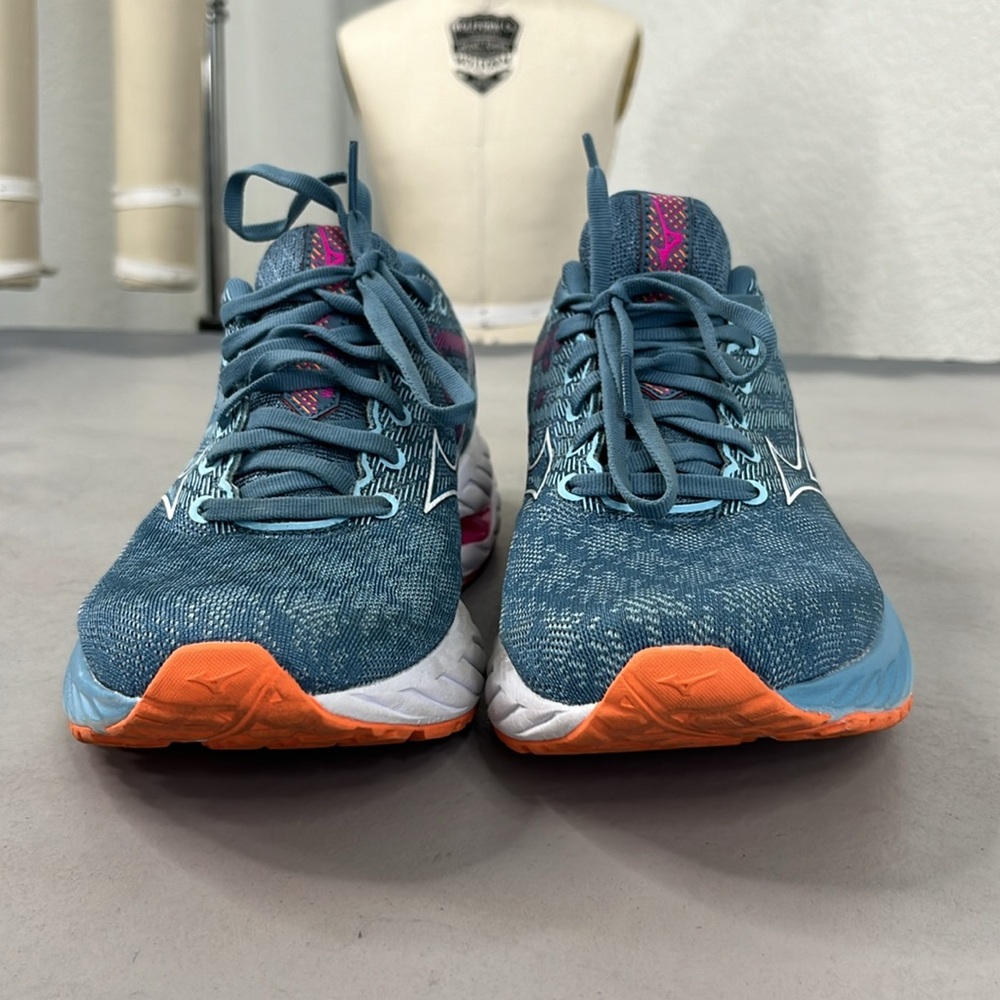 Mizuno WAVE INSPIRE 19 Running Sneakers - Picture 4 of 8